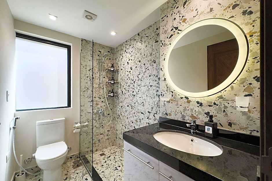 The 2BDR Radiant Residence 5 min to Airport