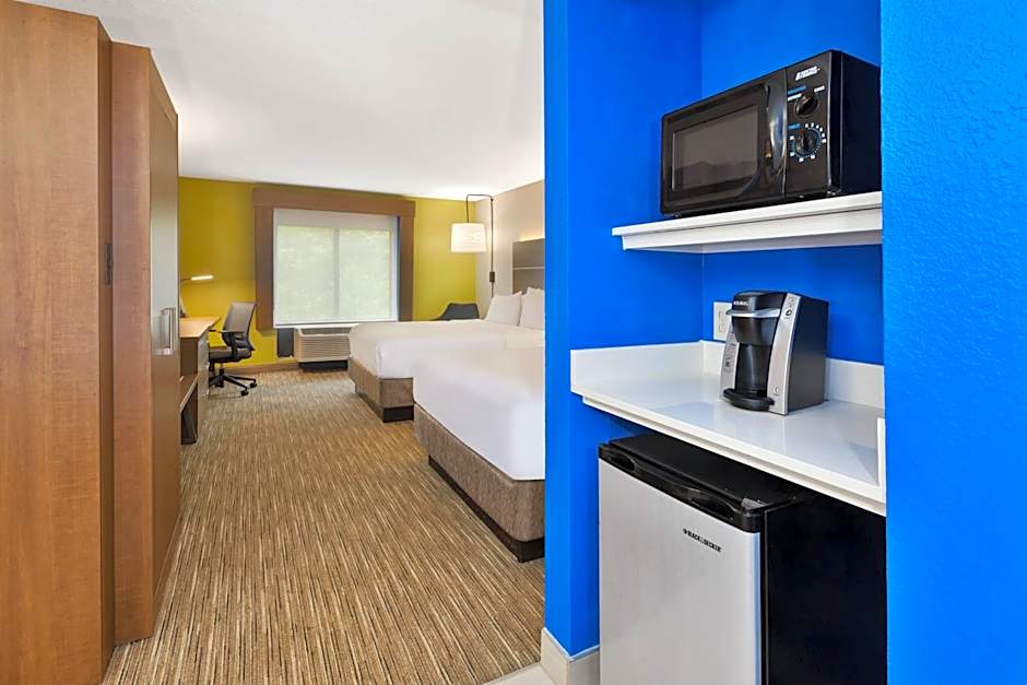 Holiday Inn Express & Suites Chesapeake By IHG
