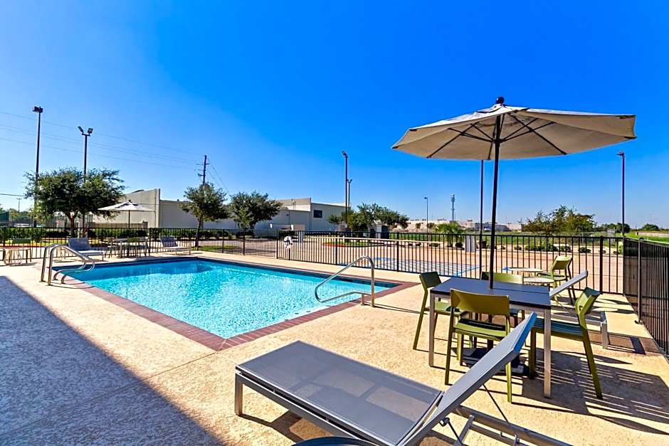 Spark by Hilton Pearland