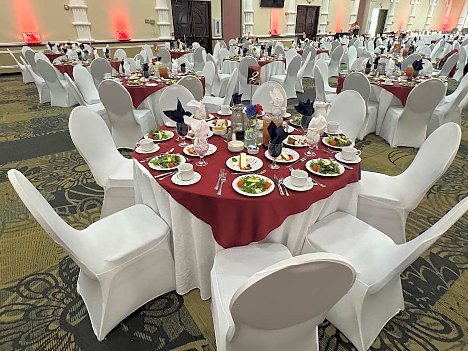 Holiday Inn Express & Suites Cocoa by IHG