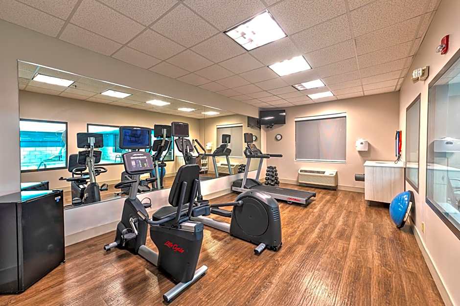 Holiday Inn Express Hotel & Suites Goshen By IHG