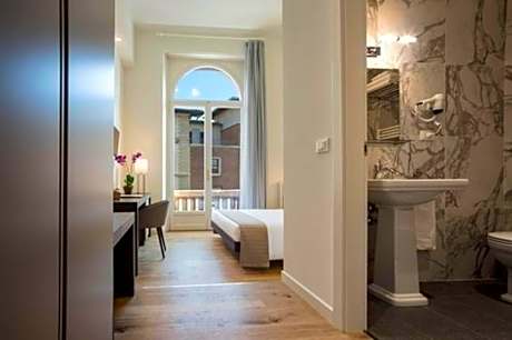 Deluxe Double Room (1 Double Bed)
