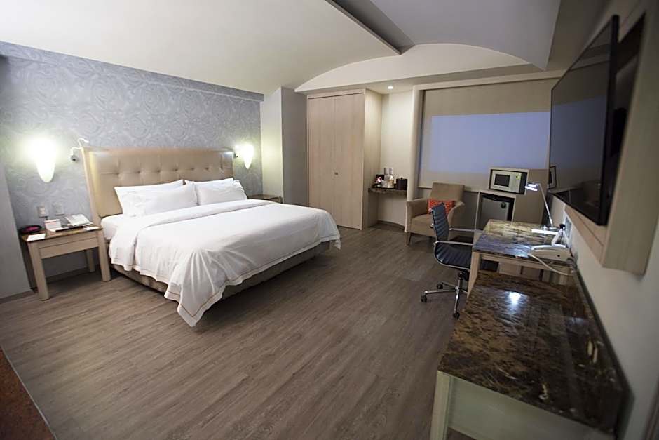 Holiday Inn Express Mexico - Toreo By IHG