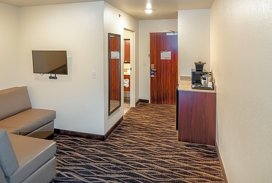 Cobblestone Inn & Suites  Fairfield Bay
