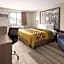 Super 8 by Wyndham Burnham/Lewistown