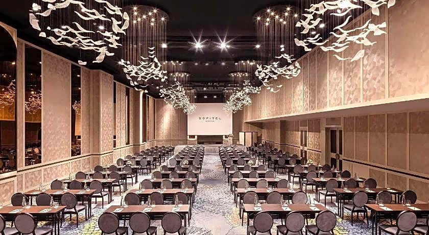 Sofitel Saigon Plaza Hotel