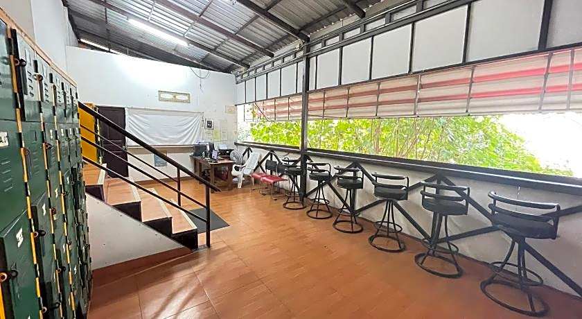 Twin Palms hostel Phi Phi