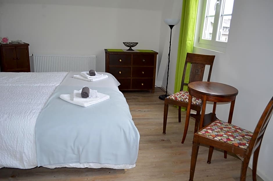 Hotel "Cafe Verkehrt" - Wellcome Motorbiker, Berufsleute und Reisende im Schwarzwald