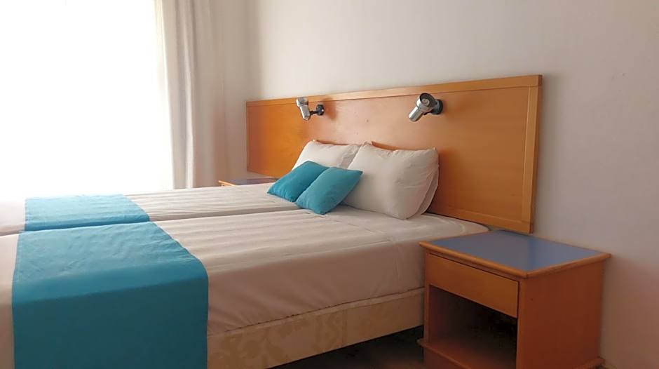 Daphne Hotel Apartments