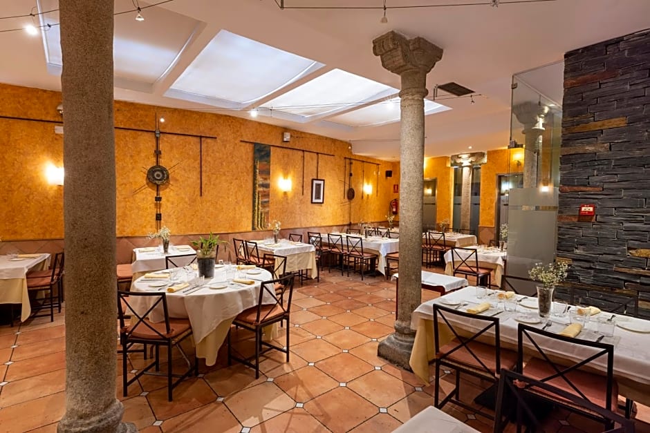 Hostal Restaurante Puerta del Alcázar