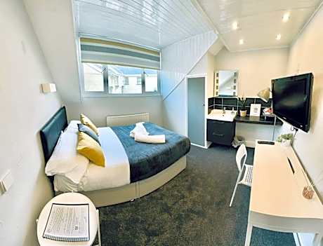 Double Room with Shared Bathroom