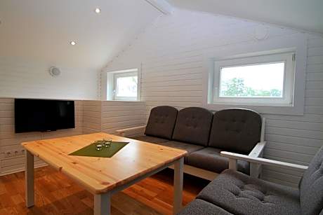 Budget Quadruple Room with Private Bathroom