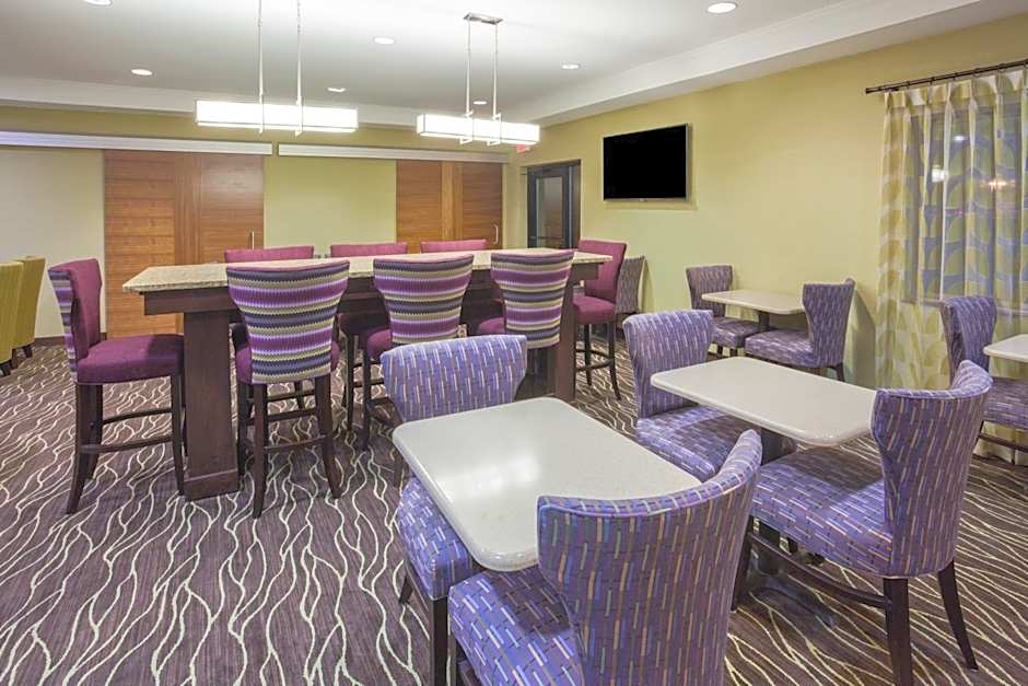 Holiday Inn Express Hotel & Suites St. Paul - Woodbury By IHG