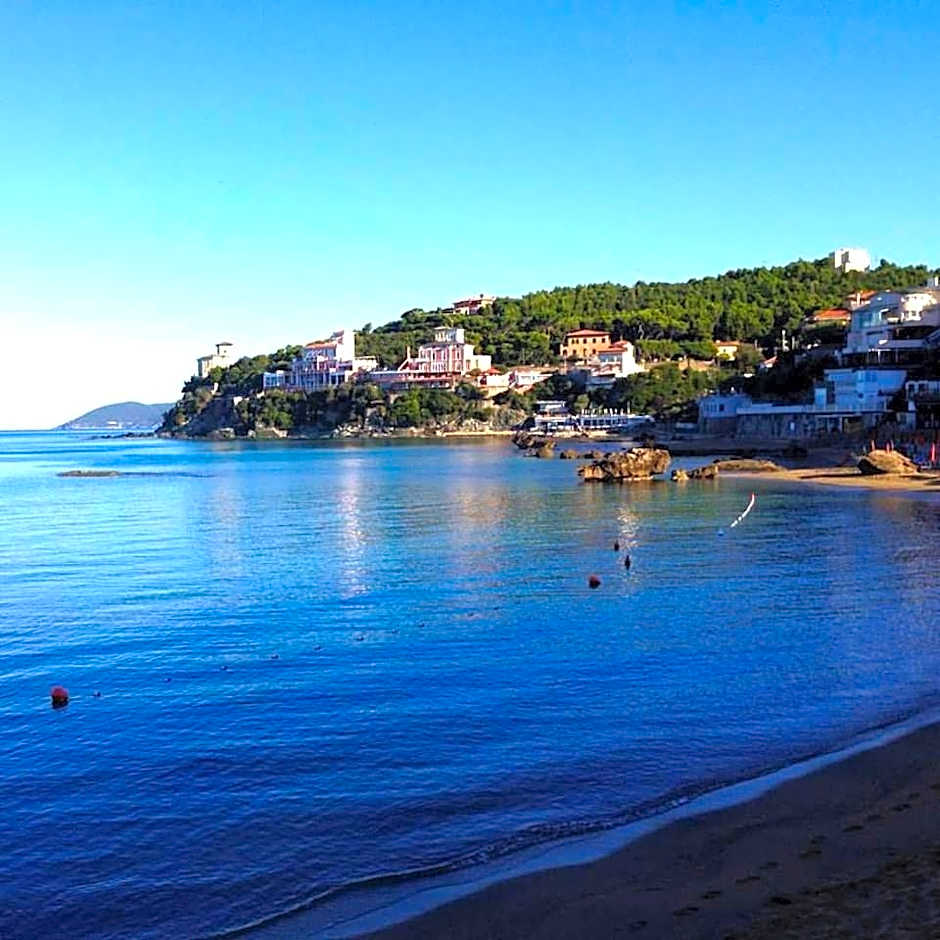 Hotel Baia Del Sorriso