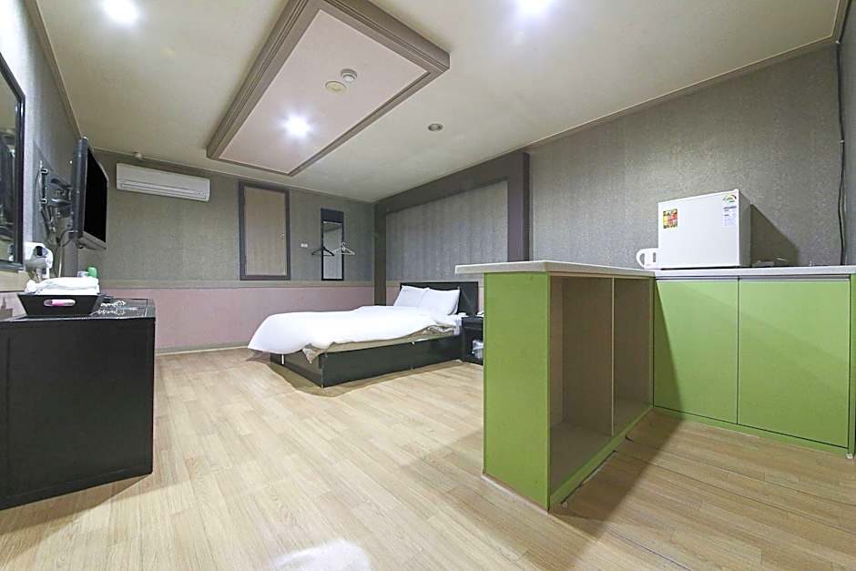 K.S Hotel