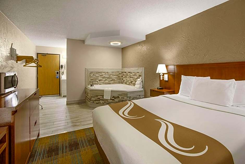 Rodeway Inn & Suites Grand Rapids Southeast