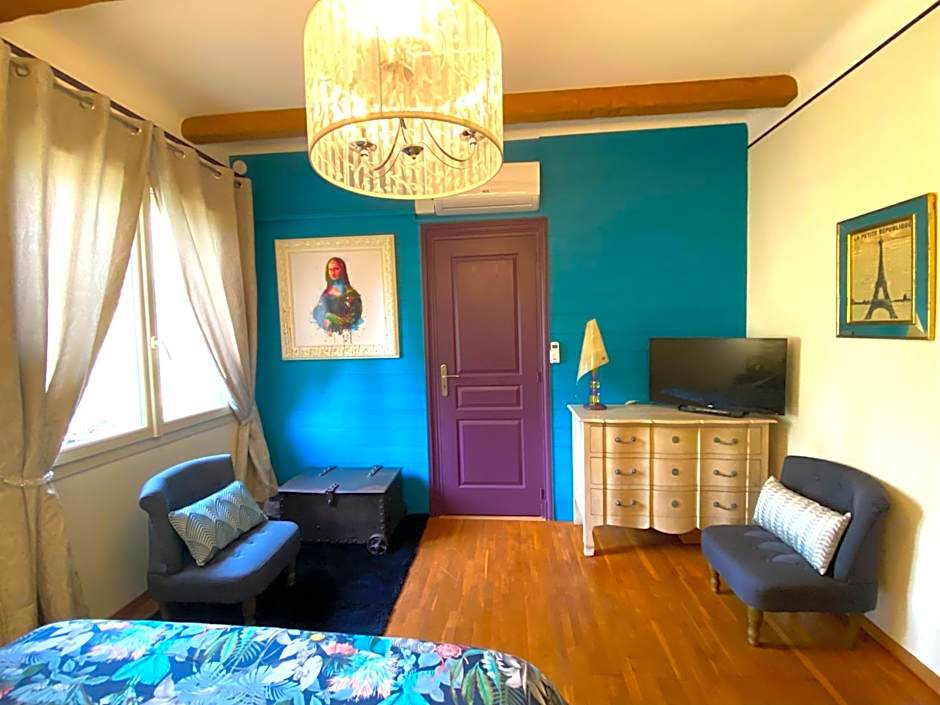 Ô Clair de Lune au cœur de Sarlat - Chambres climatisées - Parking privé - Piscine chauffée - Spa et massages