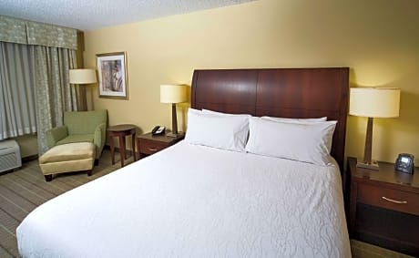 1 King Premium W/In-Room Drinks-Snacks