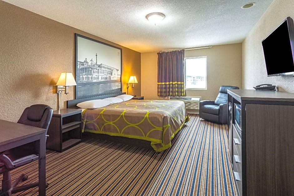 Super 8 by Wyndham Missouri Valley