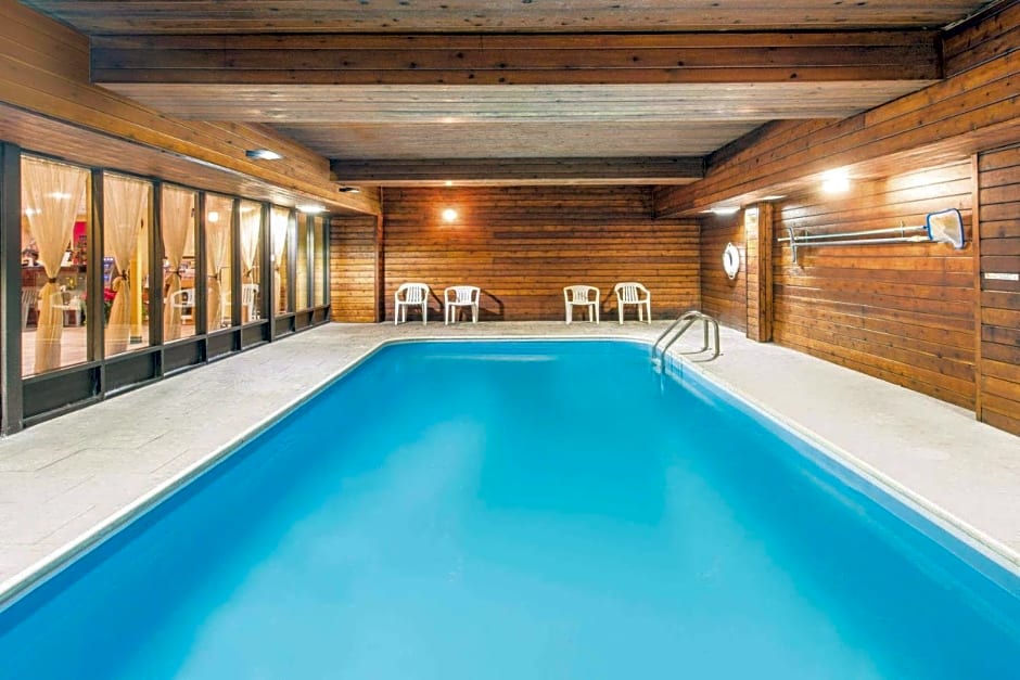 Days Inn by Wyndham Colchester Burlington