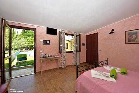 Deluxe Double or Twin Room with Pool View