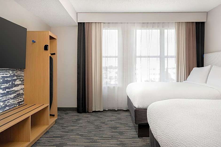 Garner Hotel Evansville East by IHG