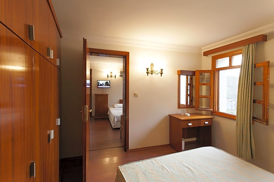 Perdikia Beach Hotel