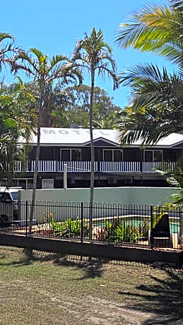 Agnes Palms Motel