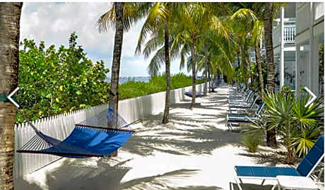 1 King Bed Guestroom Waterfront