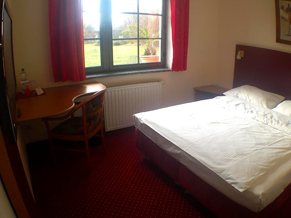 Photo 1 of 1 of Single Room