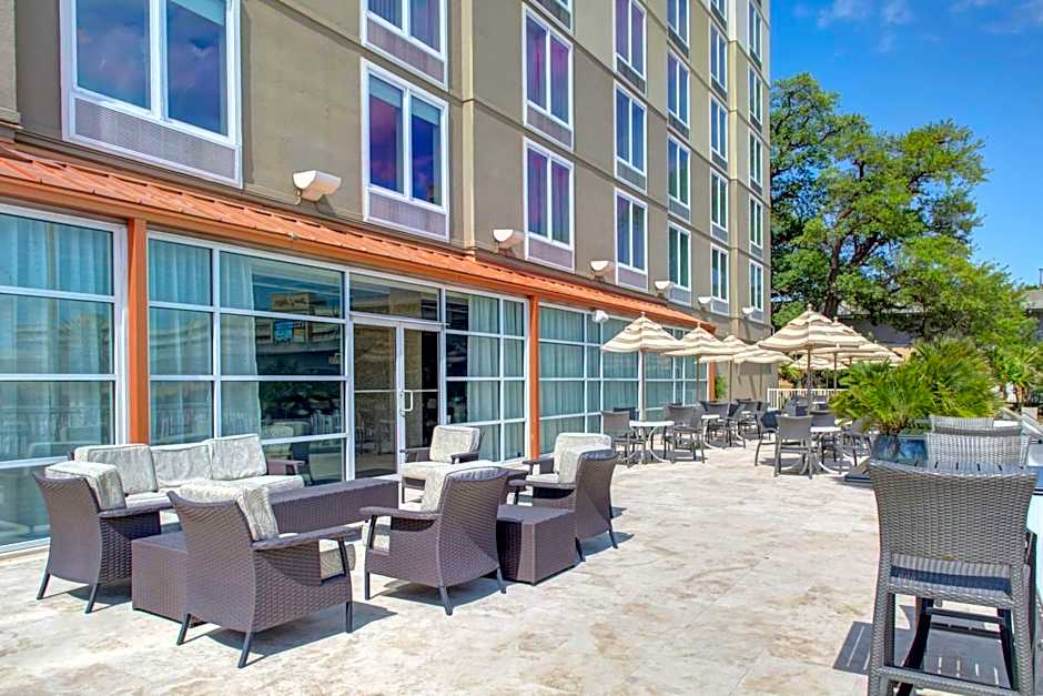 DoubleTree by Hilton Biloxi