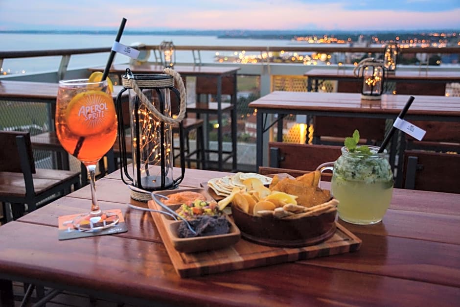 De la Trinidad Hotel