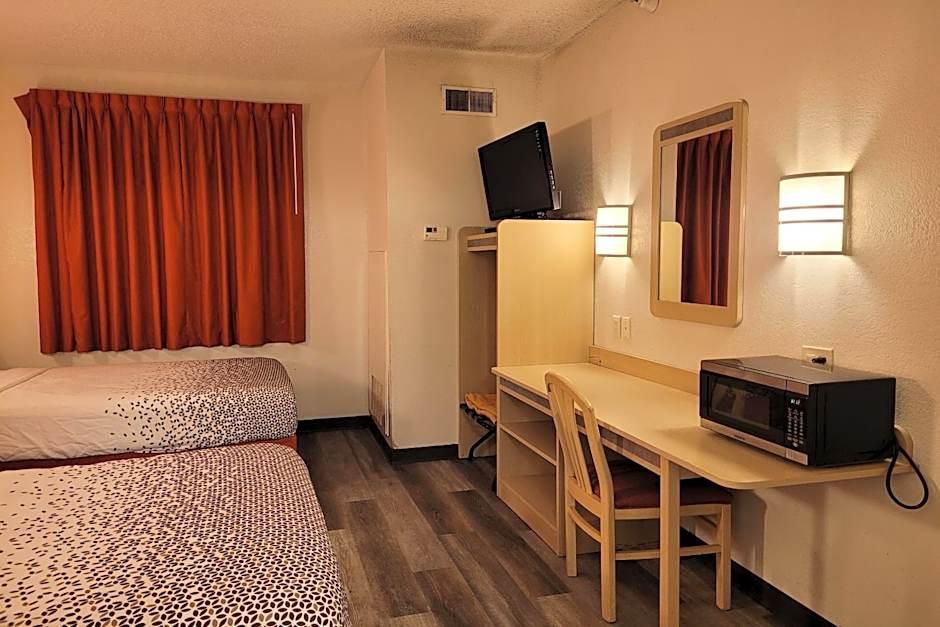 Modern Stay 39 Lakeview By OYO Minonk