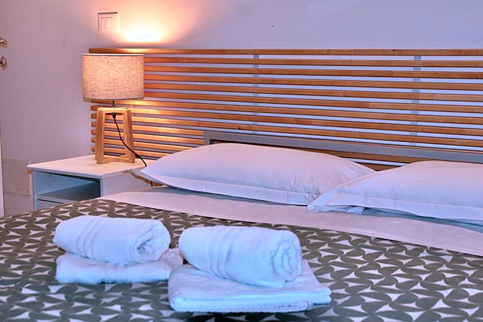 The Green Gate - Airport Guest House