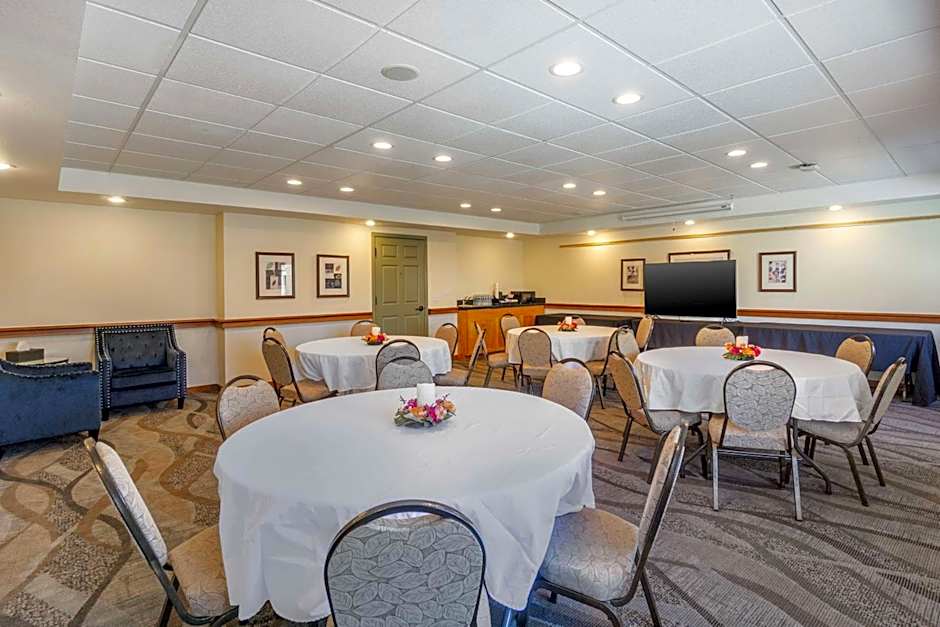 Best Western Plus Edmonds Harbor Inn