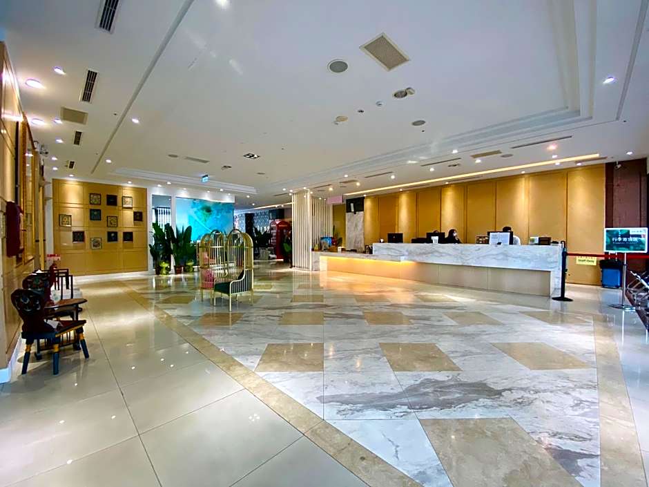 Champs Elysees Hotel