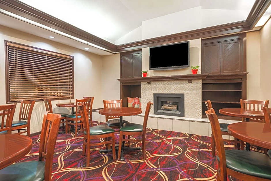 Hawthorn Suites by Wyndham Dayton North