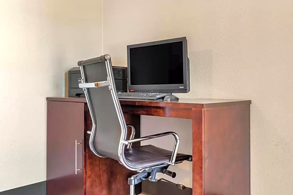 Comfort Suites Southport - Oak Island