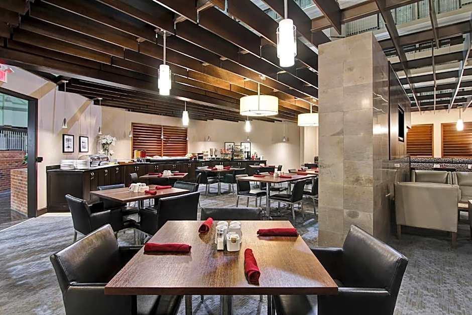 Holiday Inn Oakville Centre By IHG