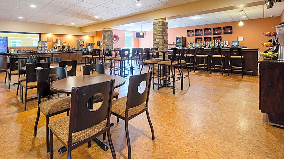Crandon Inn & Suites