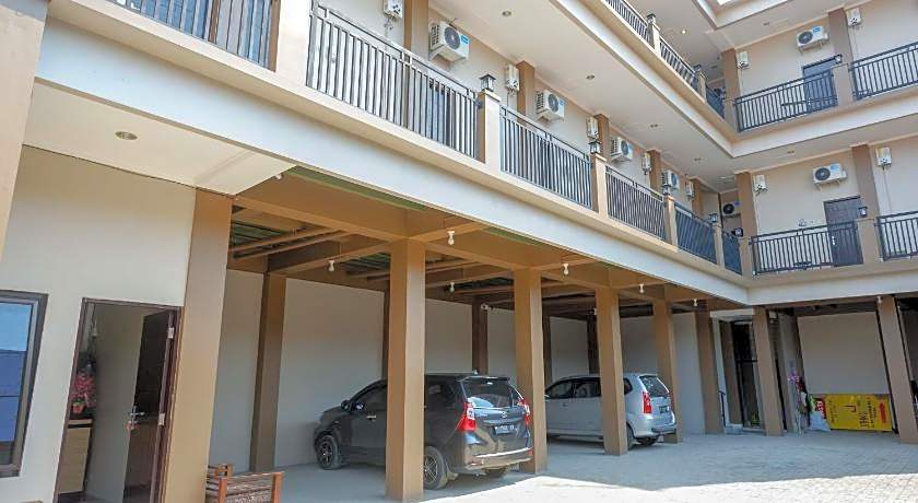 Urbanview Hotel near Alun Alun Tegal