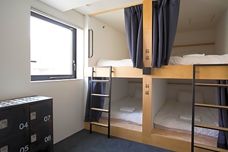 Bunk Bed in Mixed Dormitory Room (6 adults)