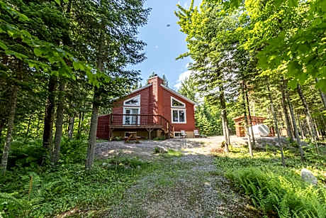 Les Chalets Tourisma - Chalet dans les bois avec lac privé - Le Colibri