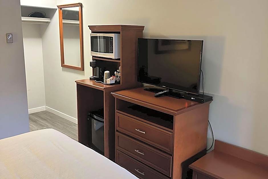 Travelodge by Wyndham Langley City