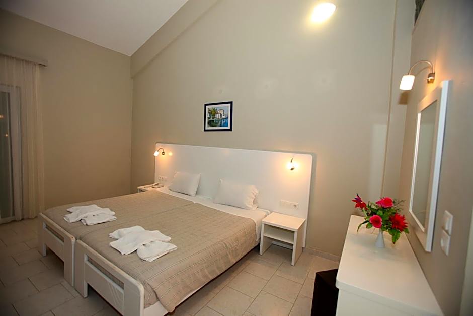Photo 1 of 19 of Triple Room - Split Level