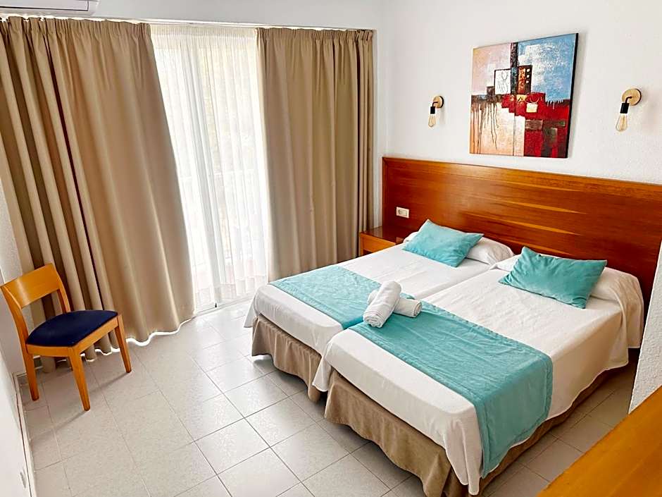 Photo 1 of 4 of Double Room