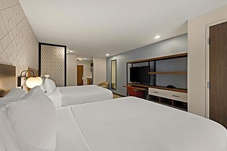Quadruple Room with Two Double Beds - Non Smoking