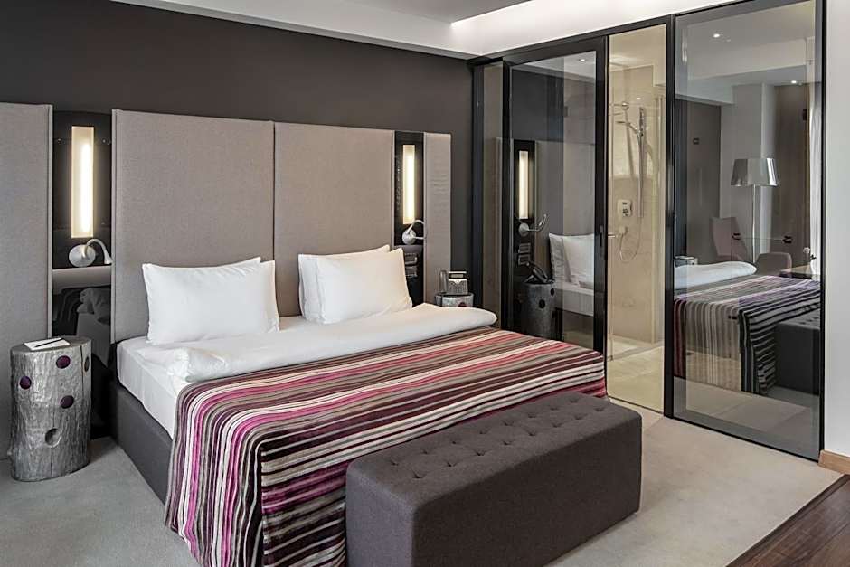 11 Mirrors Design Hotel