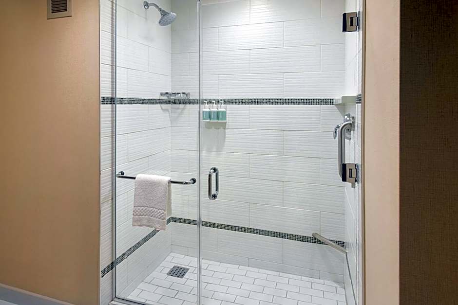 Courtyard by Marriott Philadelphia South at The Navy Yard