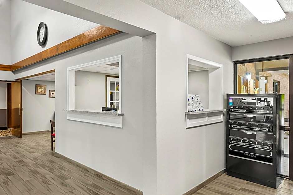 Super 8 by Wyndham Harrison AR